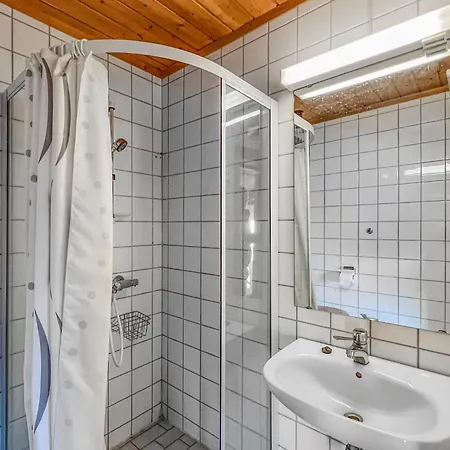 3 Bedroom In Brottum Apartman *