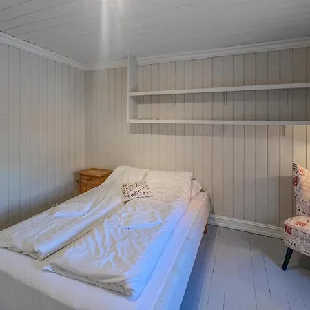 3 Bedroom In Brottum